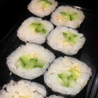 Макі з огірком